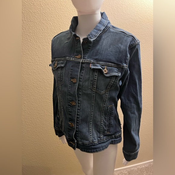 Levi Strauss & Co. Jean jacket size XL - Picture 8 of 9